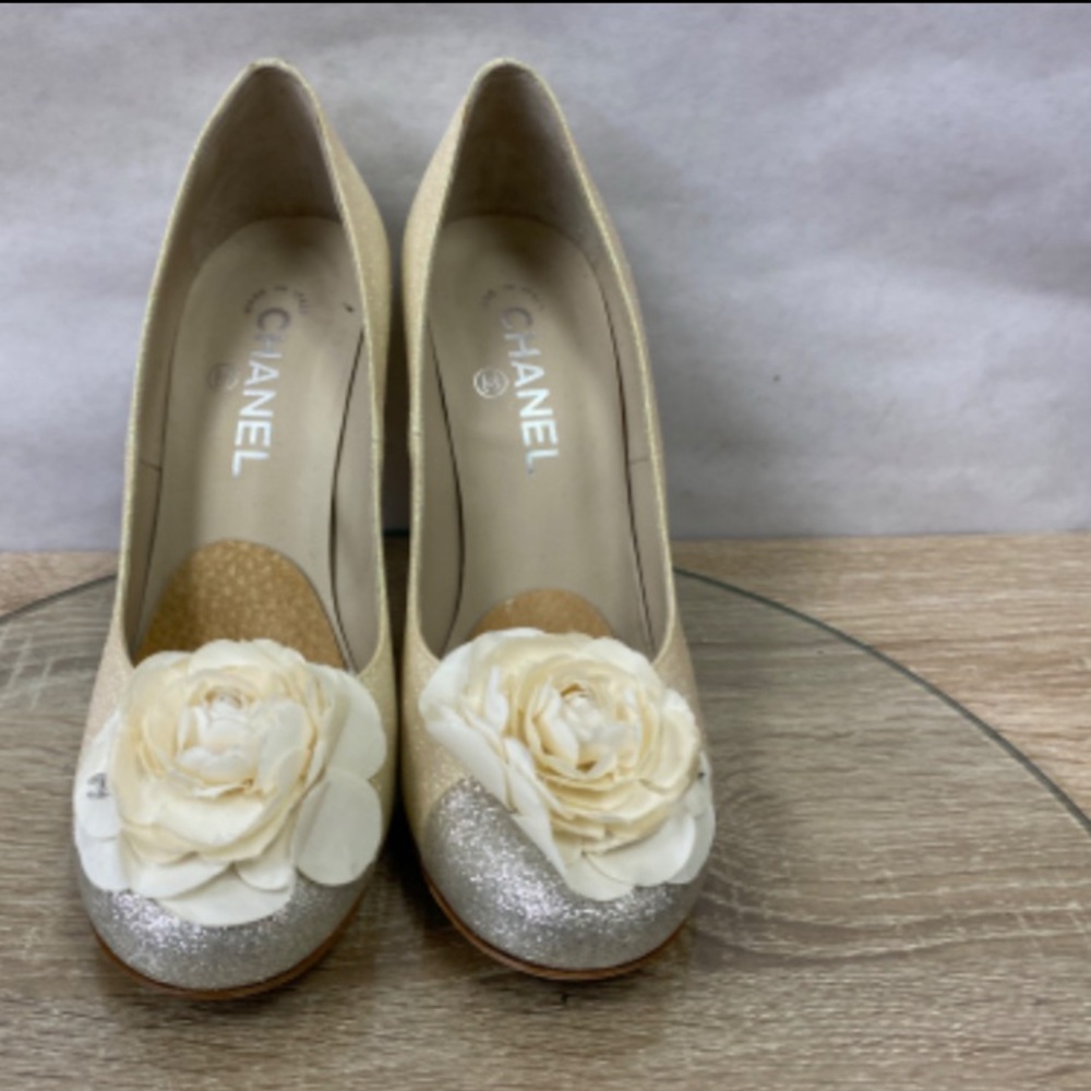 Chanel Brand New Classic Champagne Glitter Camellia Flower Leather Heels 8.5-9
